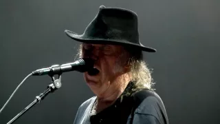 Neil Young - Rockin' In The Free World - Accor Hotel Arena Paris 2016