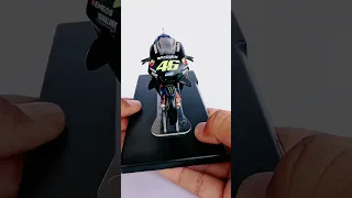 Yamaha YZR-M1 Test Bike || Valentino Rossi, 1/18 scale