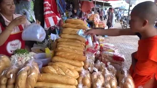 LAO FOOD, STREET FOOD IN LAOS, ASIAN STREET FOOD, VIENTIANE, LAOS TRAVEL