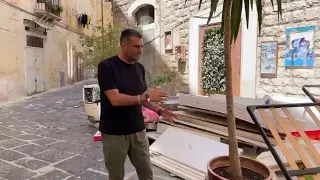 Il sindaco di Bari Decaro contro l'abbandono dei rifiuti: il video postato sui social