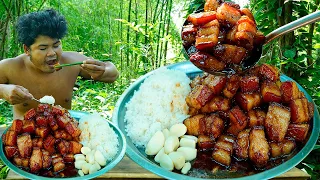 Prepare Braised Pork Belly In Pan Eating with Rice and Garlic in Nature - Cooking Pork Belly Meat