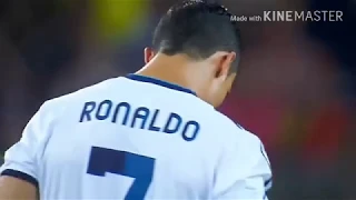 Как Роналдо унижает Месси своими финтами, жесть...