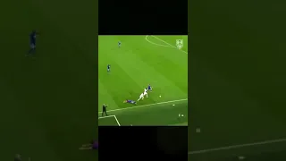 Ball boys  assist  Mourinho