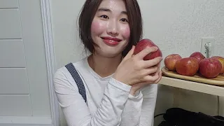 ASMR Role Play ; Snow White's Peeling, cutting & Eating Apples