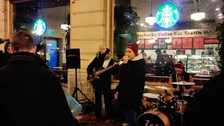 MONATIK - "Кружит", кавер группа "Айдахо" выступает на Невском проспекте в Санкт-Петербурге...