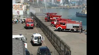 16 fire & rescue vehicles on scene of large emergency drill in harbour