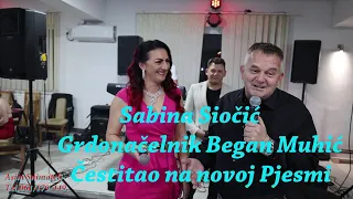 Promocija Nove Pjesme Sabina Siočić Gradonečelnik Began Muhić Lično čestitao Sabini Asim Snimatelj
