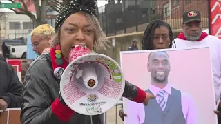 Protesters call for justice after death of Tyre Nichols following incident with MPD