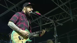 Carajo - Sacate la Mierda (En Vivo En Ciudad Emergente)