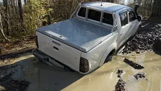 В Новосадовый, Offroad на пикапах Hilux по жидкой грязи