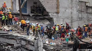 Immigrants Touched By Mexico Quake, Try To Help From Afar