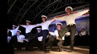 Выступление легендарного ансамбля песни и пляски Черноморского флота России