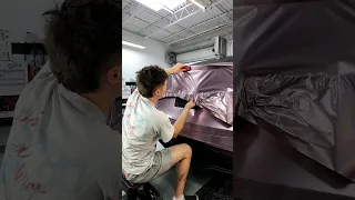 Wrapping the rear hatch on this Tesla Model Y in @inozetek Supergloss Metallic Rose 🌷 ⚡️#asmr