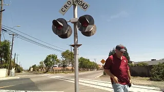 Ringing the US&S teardrop Bell At sunset Road it in madera ca (Owned by Union Pacific)