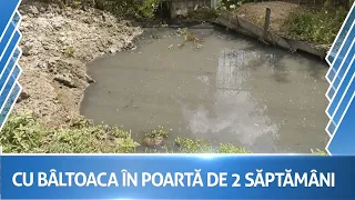 De 2 săptămâni, locuitorii unei străzi din Căușeni sunt stropiți din cap până în picioare