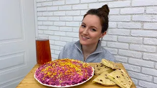 МУКБАНГ САЛАТ СЕЛЕДКА ПОД ШУБОЙ КЫСТЫБЫЙ MUKBANG SALAD HERRING UNDER A FUR COAT любимый василёк