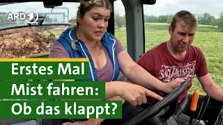 Mit Traktor und Miststreuer: Bäuerin Nina fährt Mist aus - Hofgeschichten #12 | Unser Land | BR