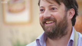 David Mitchell being adequately annoyed on bake off for (almost) 5 minutes.