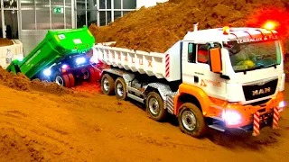 BEST OF RC TRUCKS / STUCKING RC TRUCKS AND RESCUE / CONSTRUCTION WORLD / STONEBREAKER AREA