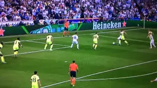 Ronaldo scores with his hands