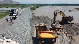 Из Кемпир-Абадского водохранилища начали сброс воды — это привело к разливу реки