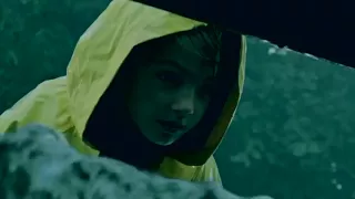 IT 2017 Georgie scene (reversed)