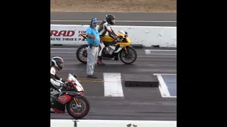 Superbike Drag Aprilia RSV4 vs Yamaha R1 Stock Class Drag