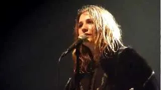 IZIA - Life is going Down (4/4) - live@Bataclan (2012-03-16)