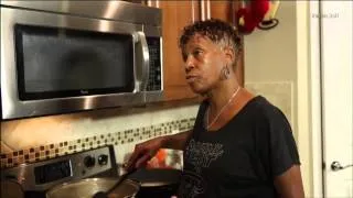 January 11, 2014 - NBA Inside Stuff - Ray Allen's Mom Cooks Dinner for the Miami Heat (NBATV)