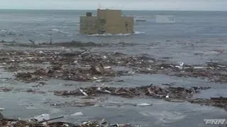 新地町に押し寄せる津波 【視聴者提供映像】