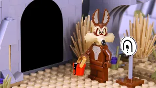 LEGO Roadrunner VS Coyote FAKE TUNNEL Stop Motion Animation