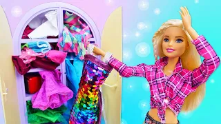 Barbie organise un vide-grenier. Vidéo pour filles avec les poupées