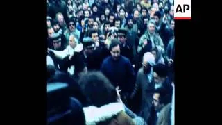 SYND 28 1 79 AYATOLLAH KHOMEINI ATTENDS PRAYERS AND RETURNS TO PARIS HOME