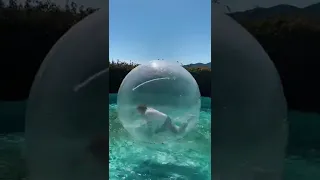 Ich überquere das Mittelmeer in einem Hamsterball? 😳👆🏽