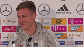 Eine Tüte für Joshua Kimmich sagt Stefan Raab und wie der reagiert