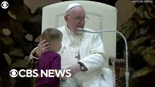 Pope Francis has unexpected visitor during his weekly address