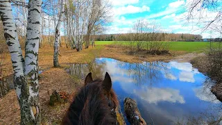 Весенняя разведка окрестностей верхом! Поля и купание в озере..