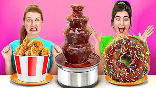 RETO DE LA FUENTE DE FONDUE DE CHOCOLATE || Chocolate VS. comida real por 24 h por 123 GO! CHALLENGE