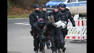 Lützerath-Räumung: "Vorne hat jeder Schläge von der Polizei abbekommen"