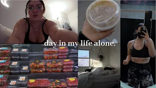 day in my life doing things alone (vlog) // gym, grocery shopping, cleaning