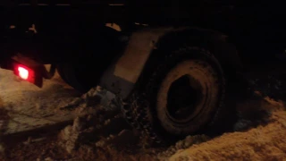 Снегоуборочная техника… застряла в снегу | Snowplough stuck in the snow