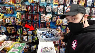 TOY HUNTING AND FOUND *RARE* CLONE WARS FIGURES AT TIMEWARP TOYS! BLACK SERIES AND MARVEL LEGENDS!