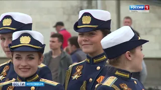 Тверские курсантки  ВА ВКО вернулись с парада Победы (Вести Тверь, 13.05.2019)