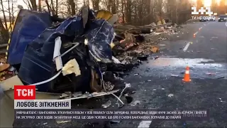 Новини України: у Вінницькій області в ДТП з лобовим зіткненням загинули двоє людей