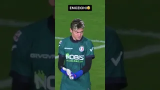 Esce un EX PORTIERE di SERIE A e entra un PORTIERE di PRIMA CATEGORIA🧤🔥😳 #shorts