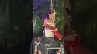 Janine Gutierrez performs “Kilometro” at Dirty Linen Mall Show in Biñan Laguna | Chika at Ganap