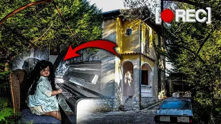 Cette VILLA ABANDONNÉE n'est PAS NORMALE ! (Urbex inédit)