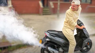 DE SCOOTER IS EEN ROOKMACHINE GEWORDEN! #2928