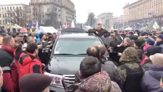 ПОСЛЕДНИЕ НОВОСТИ Джип генерала Кузьмука конфіскували і привезли на Майдан