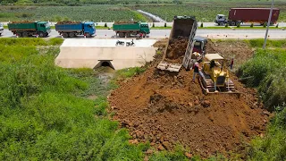 Excellent Competence landfill with Komatsu D51P Bulldozer Push Soil, Dump Truck Transport Soil Fill
